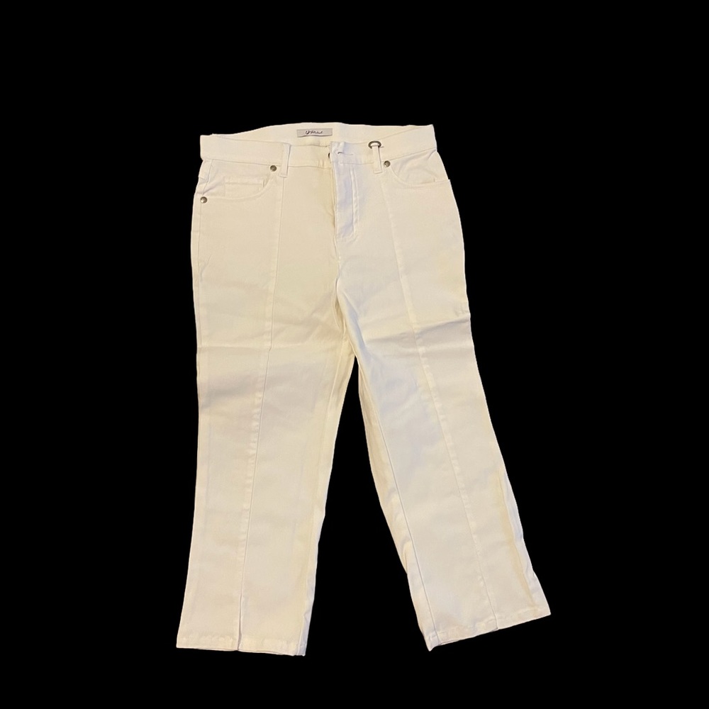 UrRebel White Capri Size 4